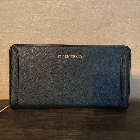 Wallet - Picture 1 of 3